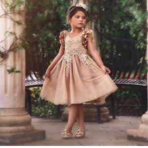 Stunning little girls dress.